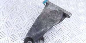 Кронштейн двигателя BMW 5-series (E39) 22 11 6 751 582