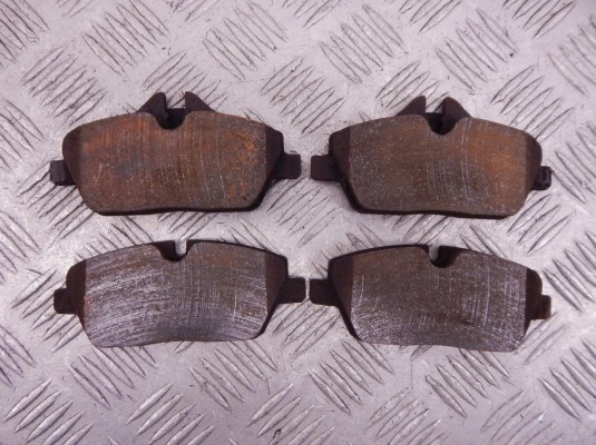 Тормозные колодки передние BMW 1-series (E87)