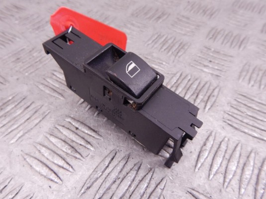 Блок управления стеклоподъемниками BMW 3-series (E46) 61 31 6 902 176