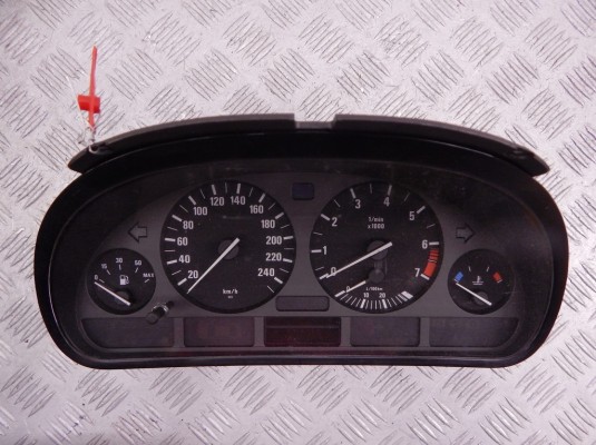 Щиток приборов (приборная панель) BMW 5-series (E39) 62 11 8 375 895