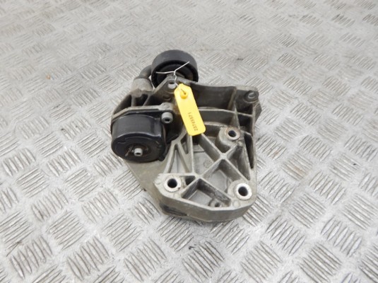 Кронштейн компрессора кондиционера BMW X5-series (E53) 64 55 7 786 708 Кронштейн компрессора кондиционера BMW X5-series (E53) 64 55 7 786 708