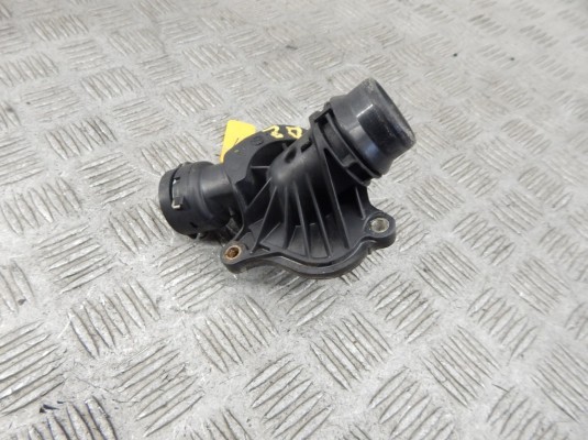 Корпус термостата BMW 5-series (E60/61) 11 51 7 805 811 Корпус термостата BMW 5-series (E60/61) 11 51 7 805 811