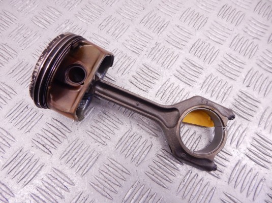 Поршень BMW 3-series (E90/91/92) 11 25 7 558 528 Поршень BMW 3-series (E90/91/92) 11 25 7 558 528