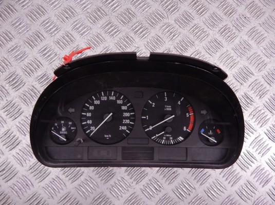 Щиток приборов (приборная панель) BMW 5-series (E39) 62 11 6 914 913