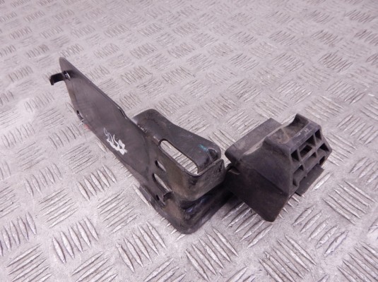 Передняя панель крепления облицовки (телевизор) BMW 3-series (E90/91/92) 51 64 7 117 811