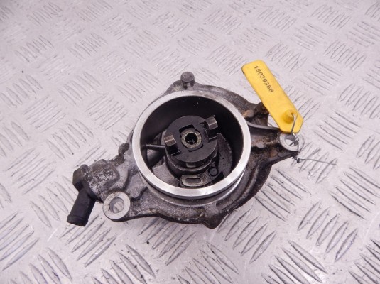 Насос вакуумный BMW X5-series (E53) 11 66 7 795 142