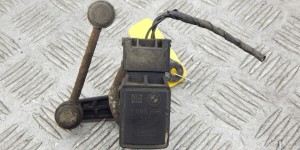 Датчик положения кузова BMW 5-series (E39) 37 14 1 093 698 Датчик положения кузова BMW 5-series (E39) 37 14 1 093 698