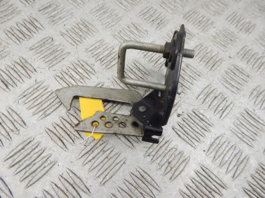 Крюк капота BMW 5-series (F10/11) 51 23 7 183 763