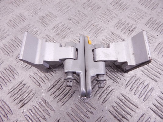 Петля двери передней правой BMW 7-series (F01/02) 41 00 7 203 984 Петля двери передней правой BMW 7-series (F01/02) 41 00 7 203 984