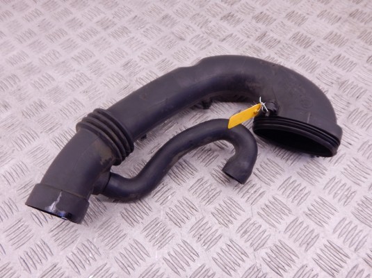 Патрубок воздушного фильтра BMW 5-series (E39) 13 71 7 786 002 Патрубок воздушного фильтра BMW 5-series (E39) 13 71 7 786 002