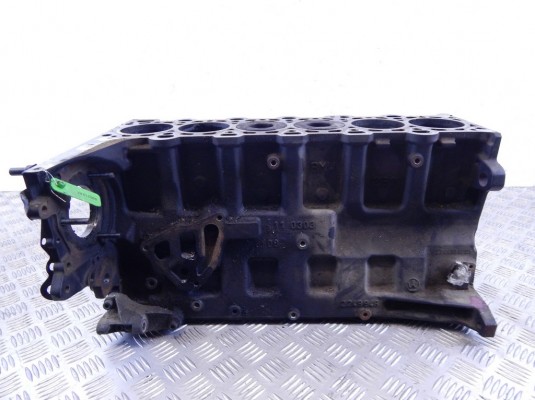 Блок цилиндров BMW 5-series (E39) 11 11 7 786 174