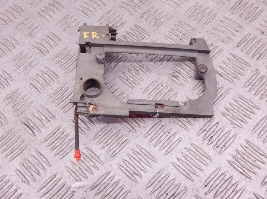 Скелет ручки наружной передней правой BMW 5-series (E39) 51 21 8 245 354 Скелет ручки наружной передней правой BMW 5-series (E39) 51 21 8 245 354