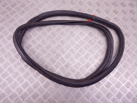 Уплотнитель двери передней левой BMW 7-series (F01/02) 51 33 7 177 998