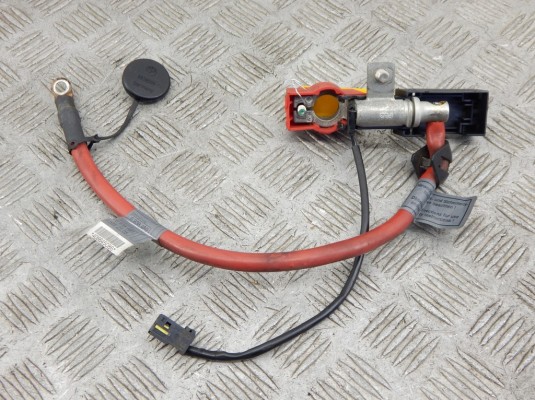 Плюсовой провод аккумулятора BMW 3-series (E90/91/92) 61 12 6 938 495 Плюсовой провод аккумулятора BMW 3-series (E90/91/92) 61 12 6 938 495