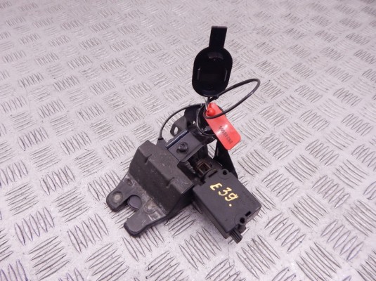 Замок багажника BMW 5-series (E39) 51 24 8 168 892 Замок багажника BMW 5-series (E39) 51 24 8 168 892