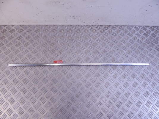 Молдинг стекла двери задней правой наружный BMW 5-series (E60/61) 51 22 7 057 494 Молдинг стекла двери задней правой наружный BMW 5-series (E60/61) 51 22 7 057 494