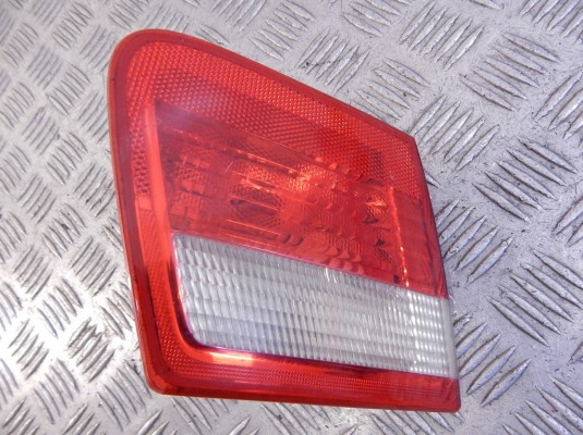 Фонарь крышки багажника левый BMW 3-series (E46) 63 21 8 368 759