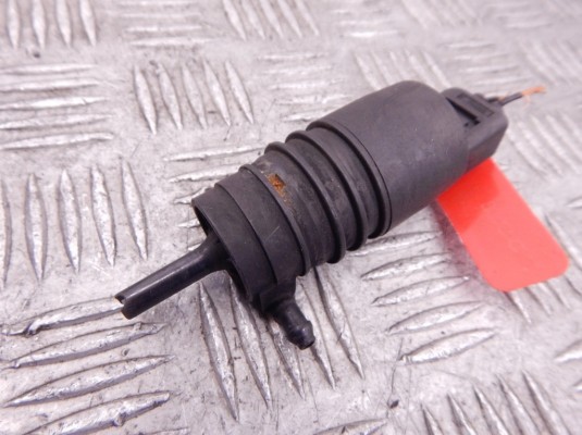 Насос (моторчик) омывателя стекла BMW X5-series (E53)