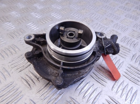 Насос вакуумный BMW X5-series (E53) 11 66 7 795 142