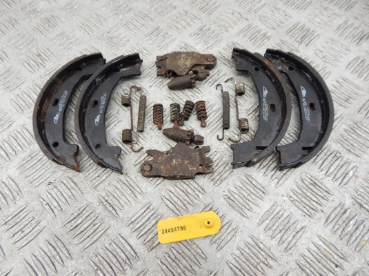 Механизм ручника (стояночного тормоза) BMW 3-series (E46) 34 21 2 213 310 Механизм ручника (стояночного тормоза) BMW 3-series (E46) 34 21 2 213 310