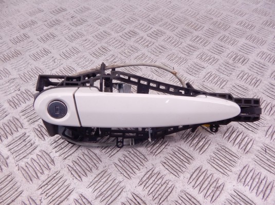 Ручка наружная передняя правая BMW 1-series (F20/21) 51 21 7 207 562