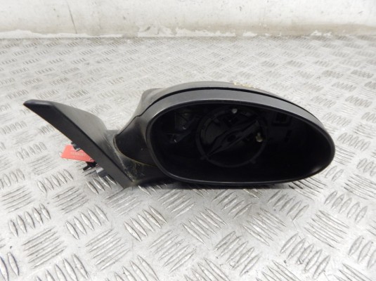 Зеркало наружное правое BMW 1-series (E87) 51 16 7 189 850 Зеркало наружное правое BMW 1-series (E87) 51 16 7 189 850