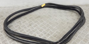 Уплотнитель багажника BMW X5-series (E70) 51 76 7 177 284