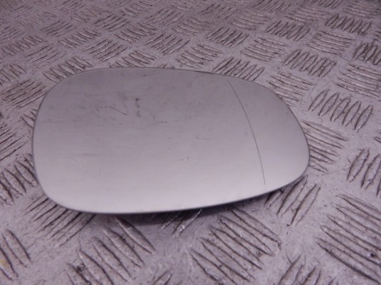 Стекло зеркала наружного правого BMW 3-series (E90/91/92) 51 16 7 252 894 Стекло зеркала наружного правого BMW 3-series (E90/91/92) 51 16 7 252 894