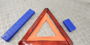 Знак аварийной остановки BMW 7-series (E65/66) 71 60 1 095 457 Знак аварийной остановки BMW 7-series (E65/66) 71 60 1 095 457