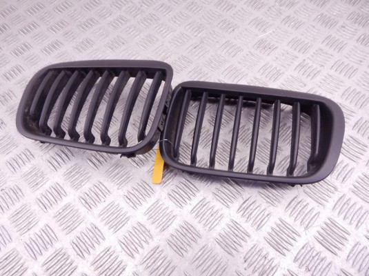 Решетка радиатора BMW 3-series (E46)