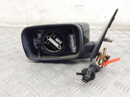 Зеркало наружное левое BMW 5-series (E39) 51 16 8 266 601