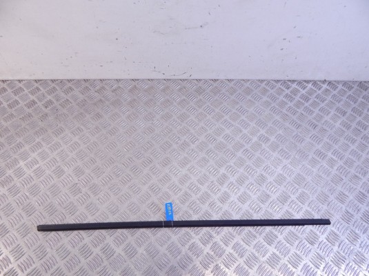 Молдинг стекла двери передней правой наружный BMW 5-series (E39) 51 21 8 159 258