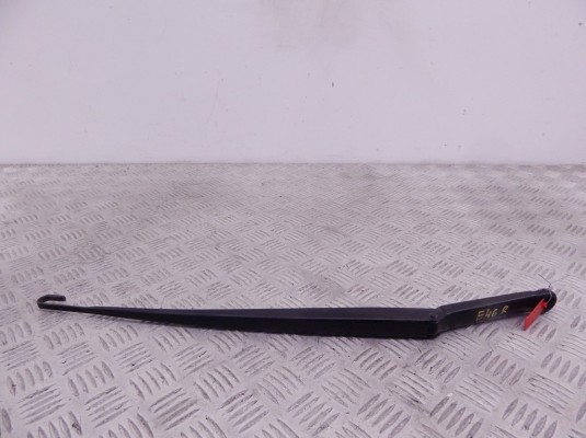 Щеткодержатель (поводок стеклоочистителя, дворник) BMW 3-series (E46) 61 61 7 007 128