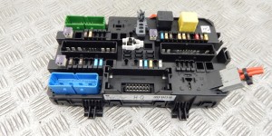 Блок предохранителей OPEL ASTRA H (2004-2015) 13220831