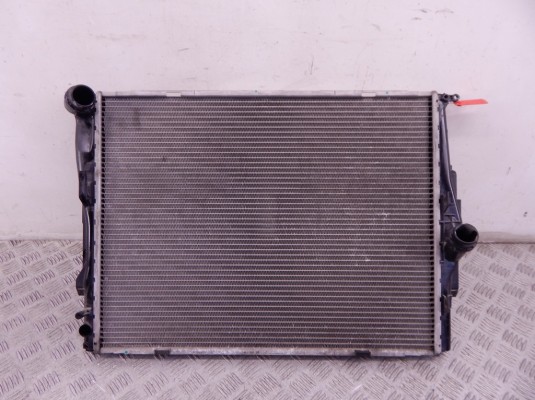 Радиатор (основной) BMW 3-series (E90/91/92) 17 11 7 562 079