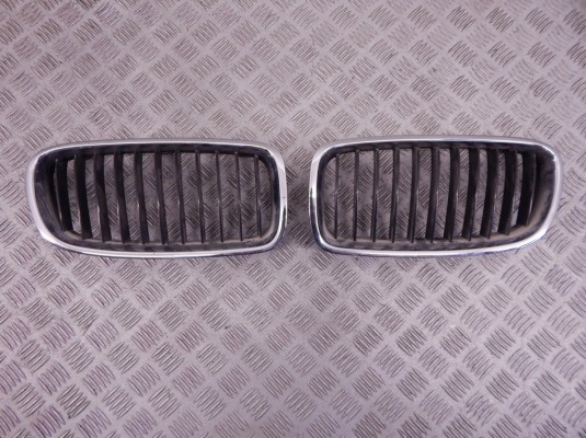 Решетка радиатора BMW 3-series (F30/31) 51 11 7 293 094