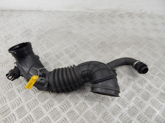 Патрубок воздушного фильтра BMW 3-series (F30/31) 13 71 7 810 745