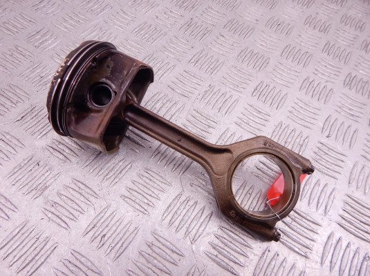 Поршень BMW X3-series (F25) 11 25 7 558 528 Поршень BMW X3-series (F25) 11 25 7 558 528