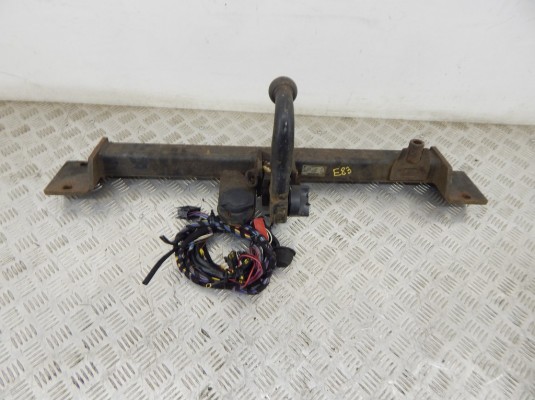 Прицепное устройство (фаркоп) BMW X3-series (E83)