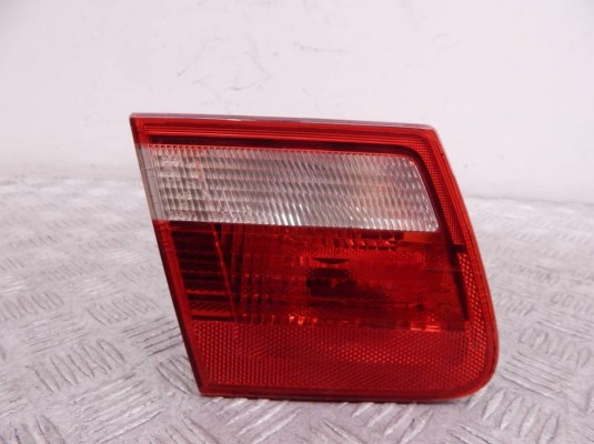 Фонарь крышки багажника левый BMW 3-series (E46) 63 21 8 368 759