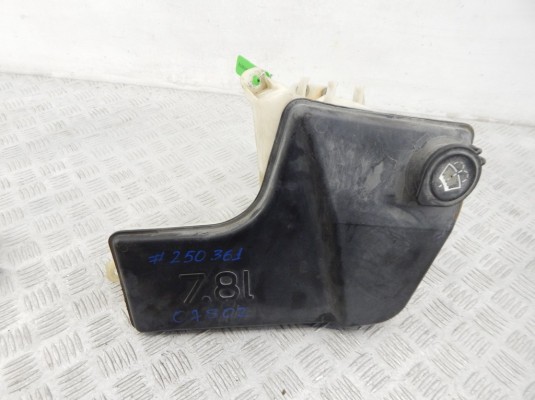 Бачок омывателя BMW X5-series (E53) 61 67 8 252 738