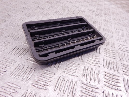 Решетка вентиляции кузова BMW 5-series (E39) 64 22 8 391 346 Решетка вентиляции кузова BMW 5-series (E39) 64 22 8 391 346