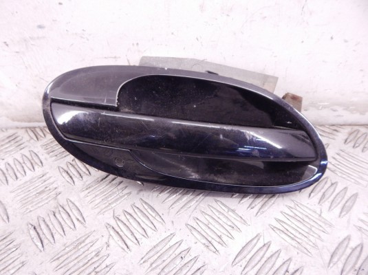 Ручка наружная передняя правая BMW 7-series (E65/66) 51 21 7 191 892 Ручка наружная передняя правая BMW 7-series (E65/66) 51 21 7 191 892