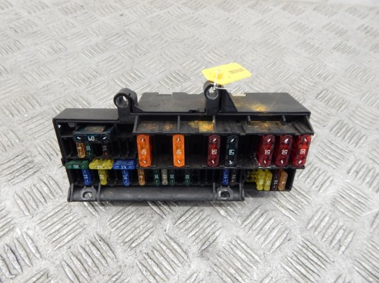 Блок предохранителей BMW 7-series (E65/66) 61 13 6 900 582 Блок предохранителей BMW 7-series (E65/66) 61 13 6 900 582