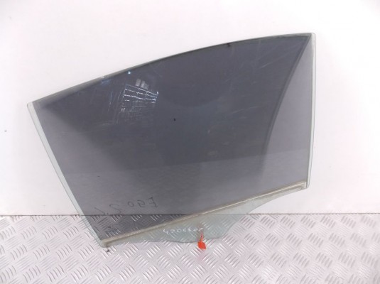 Стекло двери задней левой BMW 3-series (E90/91/92) Стекло двери задней левой BMW 3-series (E90/91/92)