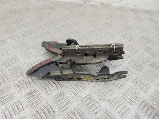 Петля капота BMW X5-series (E53) 41 61 8 402 173