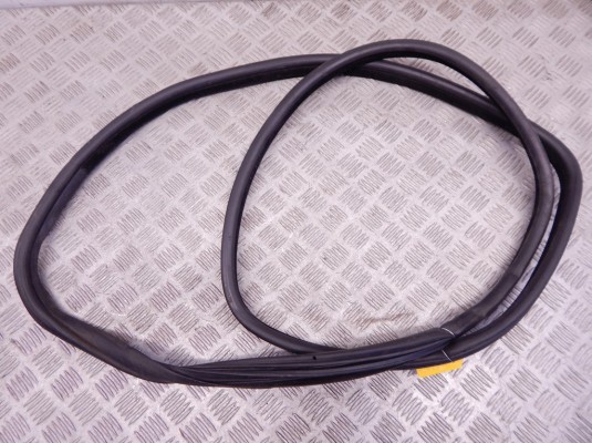 Уплотнитель BMW X5-series (E70) 51 76 7 220 382
