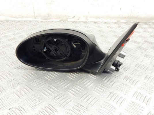 Зеркало наружное левое BMW 1-series (E87) 51 16 7 189 849 Зеркало наружное левое BMW 1-series (E87) 51 16 7 189 849