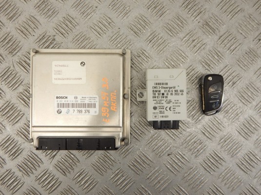Блок управления двигателем BMW 5-series (E39) 13 61 7 789 376