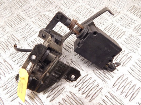 Замок стекла двери багажника BMW 5-series (E39) 51 24 8 238 469